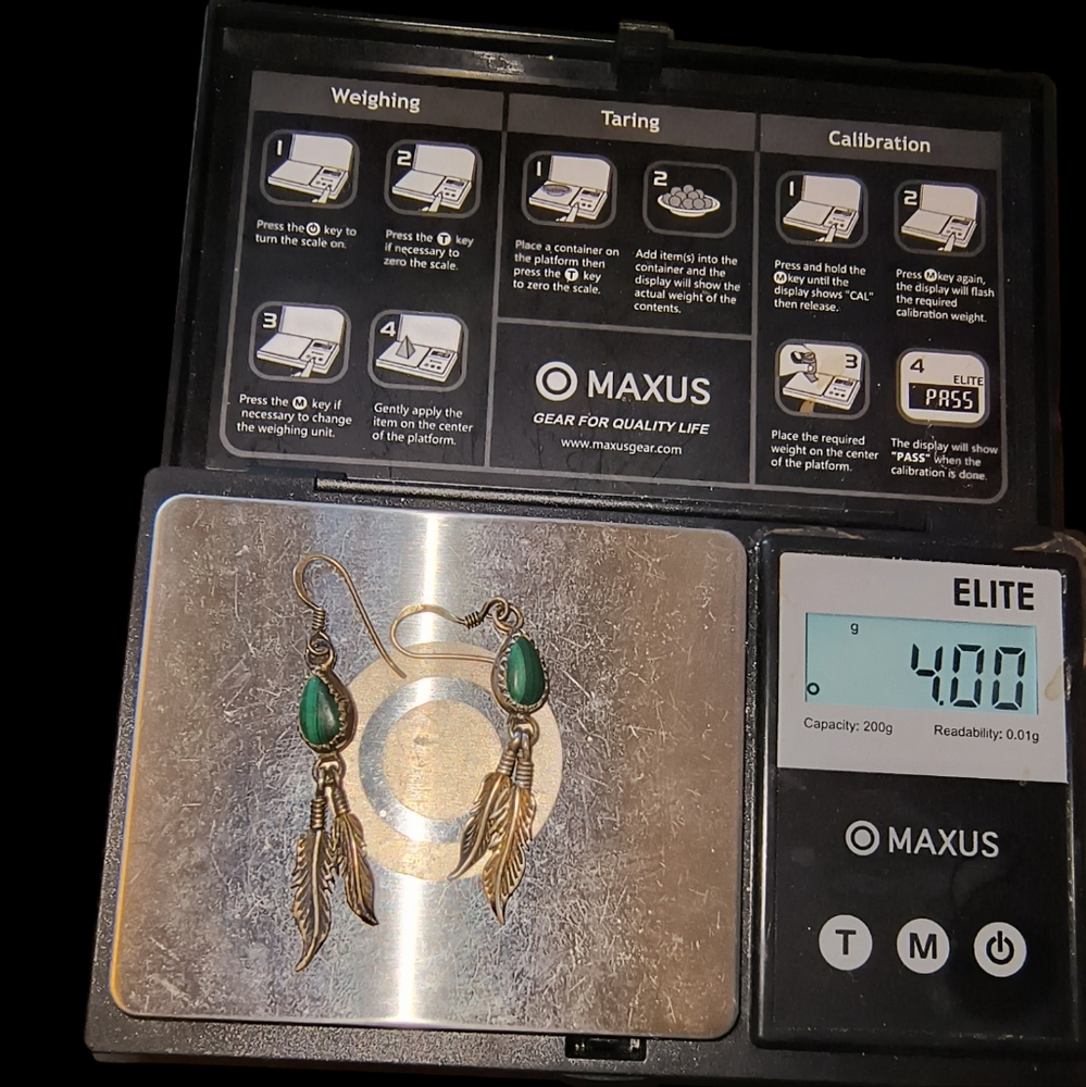 Vintage Running Bear Native American Malachite & Sterling Silver Earrings - Picture 9 of 9